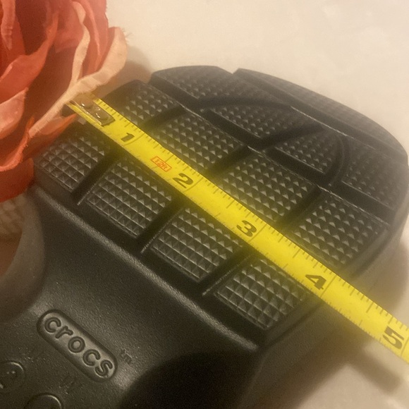 CROCS NWT Stomp Clogs Women Size 4 Men’s Size 2 Black - Picture 12 of 12